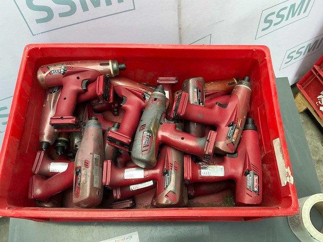 - diverse handgereedschappen - afbeelding 1 van  2