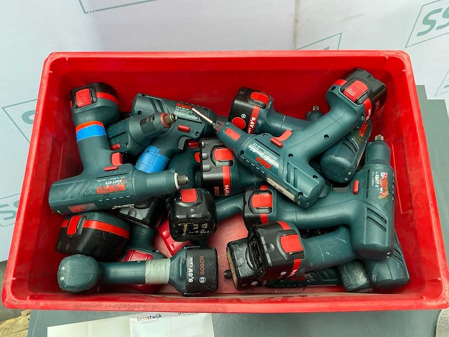 - diverse handgereedschappen - afbeelding 1 van  2