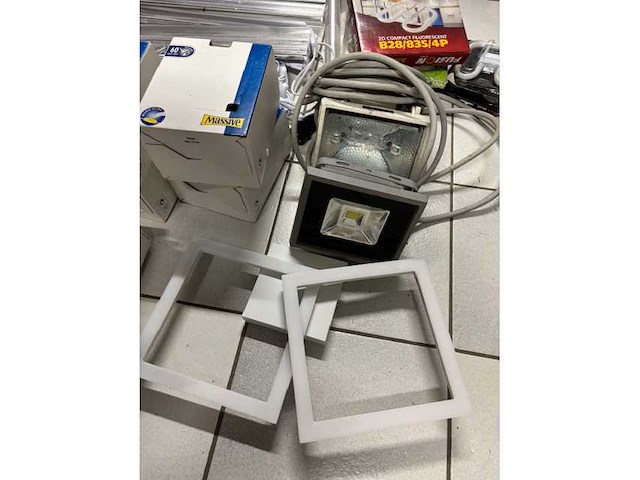 - flinke partij diverse lampen en verlichting - afbeelding 3 van  4