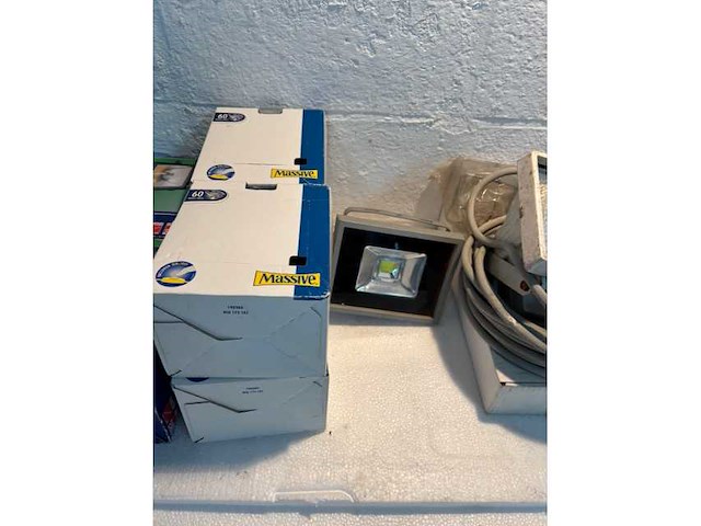 - flinke partij diverse lampen en verlichting - afbeelding 4 van  4