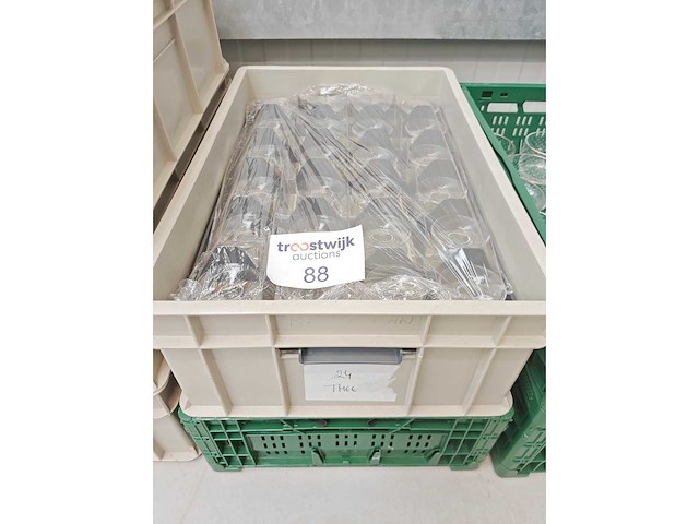 - glaswerk: theeglazen op voet (49x) - afbeelding 2 van  2