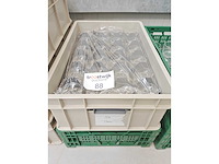 - glaswerk: theeglazen op voet (49x) - afbeelding 2 van  2