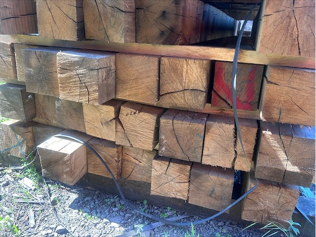 0,21 m³ eiken balken 120x120 - afbeelding 2 van  3
