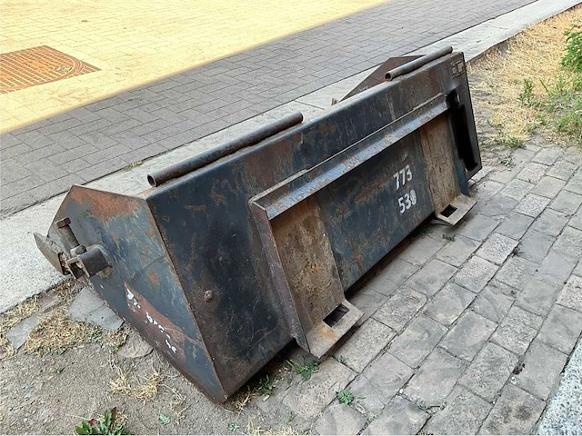 05 bb 1680 graafbak schranklader / bobcat - afbeelding 4 van  8