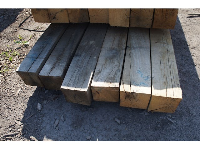 0,63 m³ eiken balken 150x150 - afbeelding 2 van  3