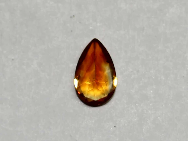 0,75 ct. peervormige gouden -citrien-edelsteen - afbeelding 3 van  10