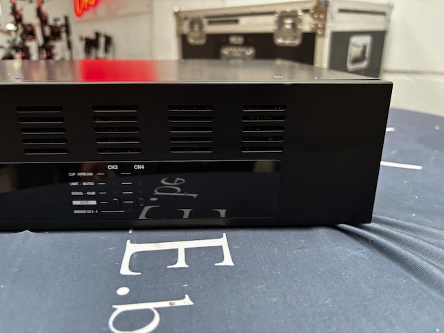 1 100v versterker apart revamp 4240t - afbeelding 3 van  3