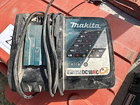 1 accu decoupeerzaag makita djv 182 + accu haakse slijper makita - afbeelding 4 van  4
