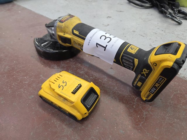 1 accu haakse slijper dewalt dcg405 - afbeelding 3 van  5