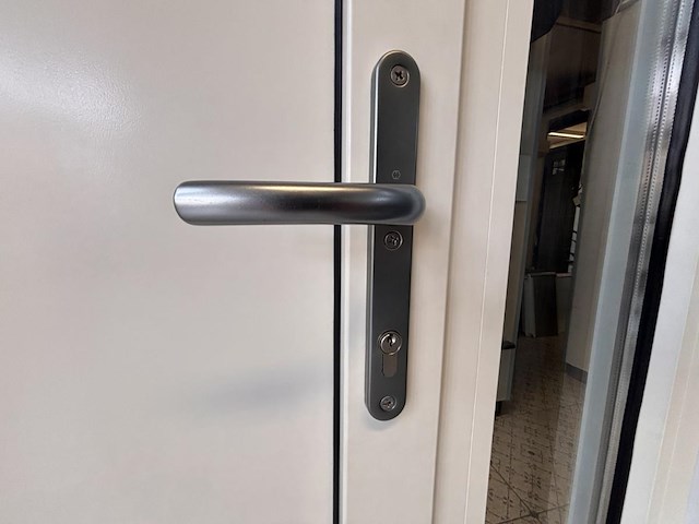 1 alu voordeur met vast paneel met glas aliplast - afbeelding 4 van  4