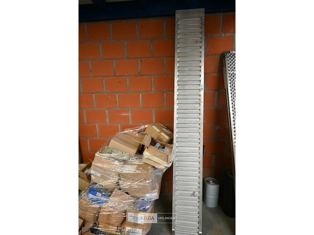 1 aluminium oprijplaat afm l250xb30 cm - afbeelding 1 van  2