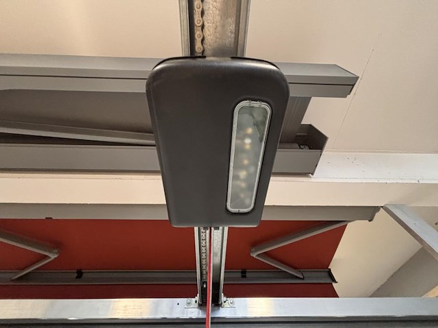 1 automatische stalen sectionaal poort adk - afbeelding 6 van  8