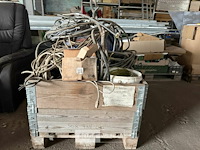 1 bak met restanten kabels - afbeelding 2 van  4