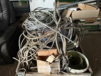 1 bak met restanten kabels - afbeelding 3 van  4