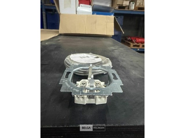 1 bak stopcontacten - afbeelding 1 van  4