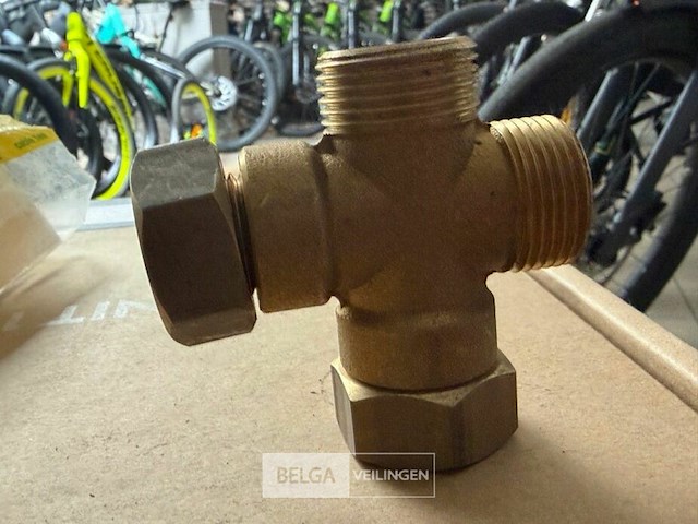 1 bak t-stukken - afbeelding 1 van  2