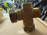 1 bak t-stukken - afbeelding 1 van  2