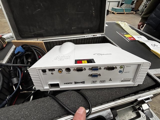 1 beamer optima - afbeelding 4 van  5