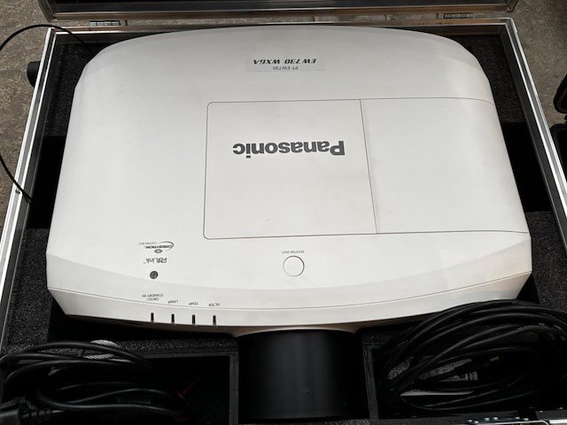 1 beamer panasonic ew 730 wxga / pt-ew730 - afbeelding 2 van  7