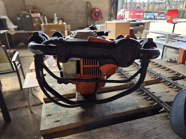 1 benzine grondboor - afbeelding 3 van  4