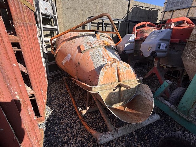 1 betonkubel - afbeelding 1 van  3