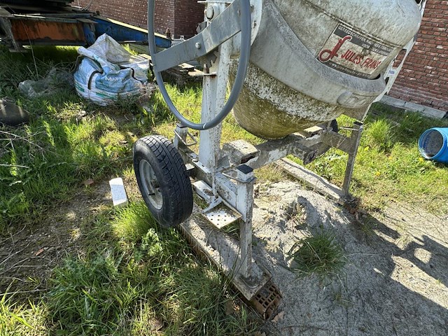 1 betonmolen altrad - afbeelding 3 van  6