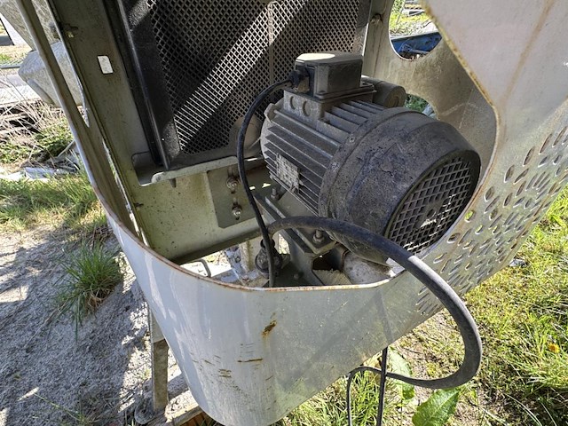 1 betonmolen altrad - afbeelding 5 van  6