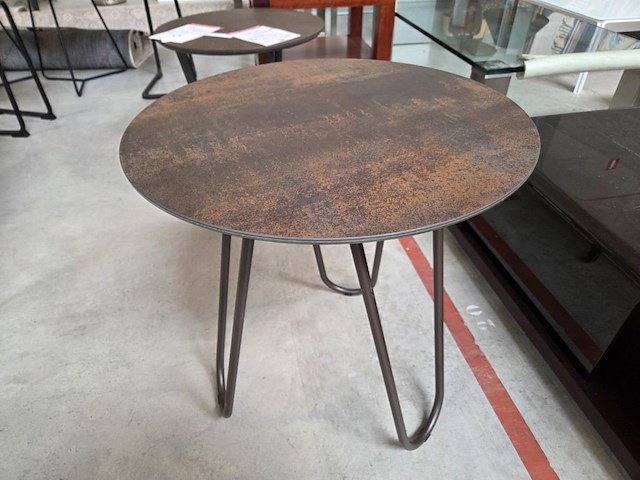 1 bijzettafel met keramisch blad roest-look cortea - afbeelding 1 van  5