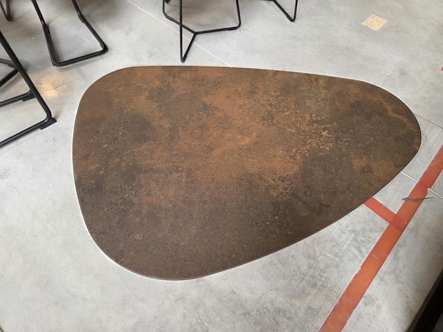 1 bijzettafel met keramisch blad roest-look - afbeelding 2 van  6