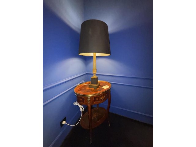 1 brocante bijzettafeltje - afbeelding 1 van  5