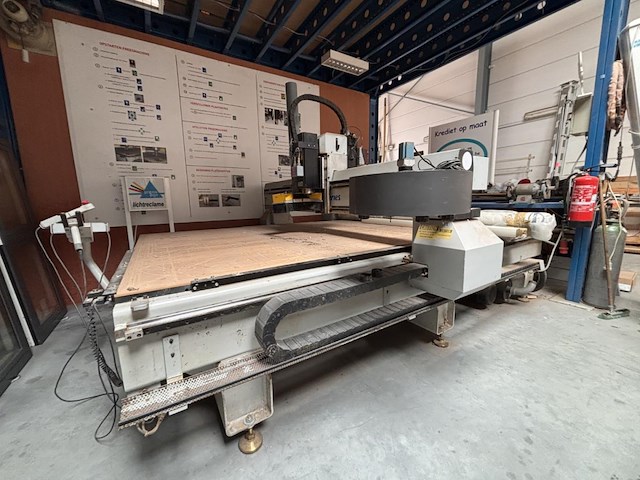 1 cnc freesmachine multicam - afbeelding 1 van  12