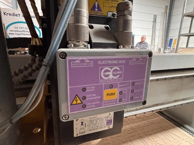 1 cnc freesmachine multicam - afbeelding 9 van  12