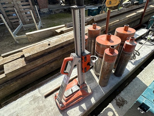 1 diamantboorstatief husqvarna ds150 incl div diamantboren - afbeelding 1 van  3