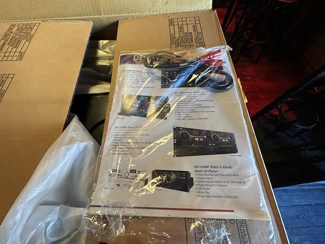 1 dj booth set pioneer en denon - afbeelding 7 van  15