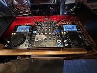 1 dj booth set pioneer en denon