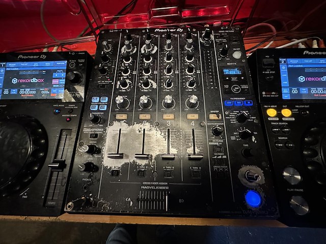 1 dj booth set pioneer en denon - afbeelding 9 van  15