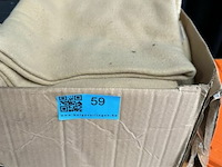 1 doos met dekens - afbeelding 1 van  2