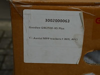 1 doos met nieuwe zonnepanelen inverter goodwee - afbeelding 2 van  6