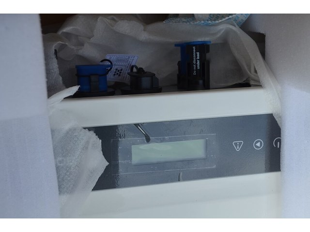 1 doos met nieuwe zonnepanelen inverter goodwee - afbeelding 6 van  6