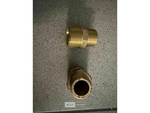 1 doos sanitaire onderdelen - afbeelding 1 van  2