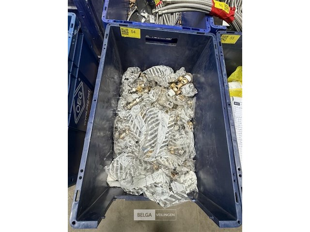 1 doos sanitaire onderdelen - afbeelding 1 van  4