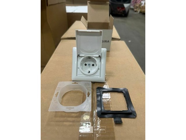 1 doos stopcontact gira - afbeelding 3 van  3