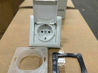 1 doos stopcontact gira - afbeelding 3 van  3