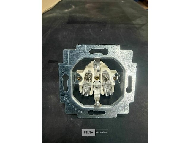 1 doos stopcontacten - afbeelding 1 van  2