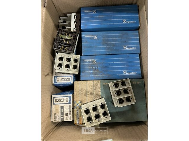 1 doos zekeringhouders - afbeelding 1 van  3