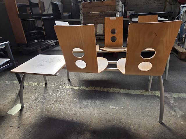 1 dubbel wachtzaal stoeltje met tafeltje - afbeelding 3 van  3