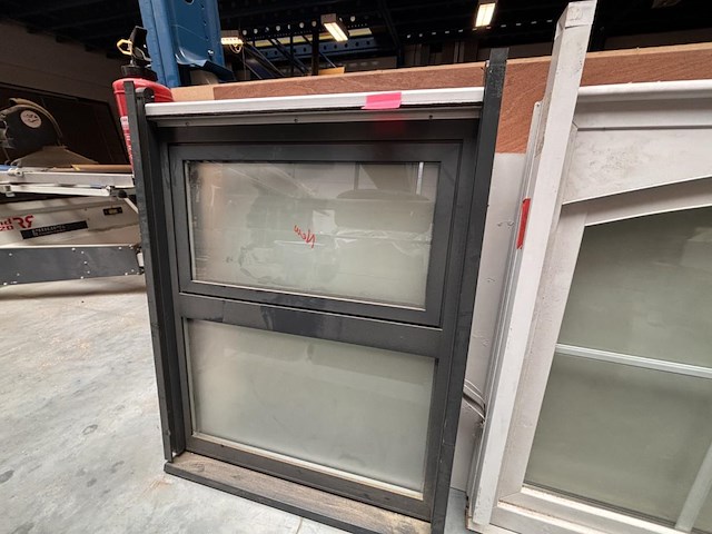 1 dubbele alu raam met kiepraam - afbeelding 1 van  2