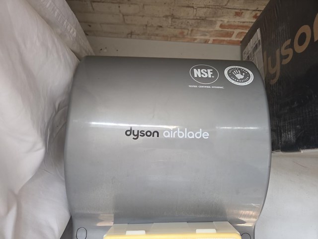 1 dyson airblade handendroger - afbeelding 2 van  5