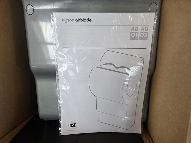1 dyson airblade - afbeelding 2 van  5