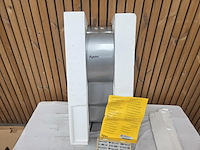 1 dyson airblade